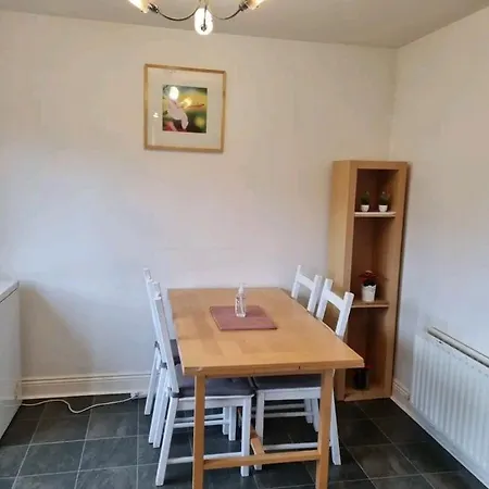 شقة 1 Cozy Bedroom Near Airport And Centre 3people دبلن