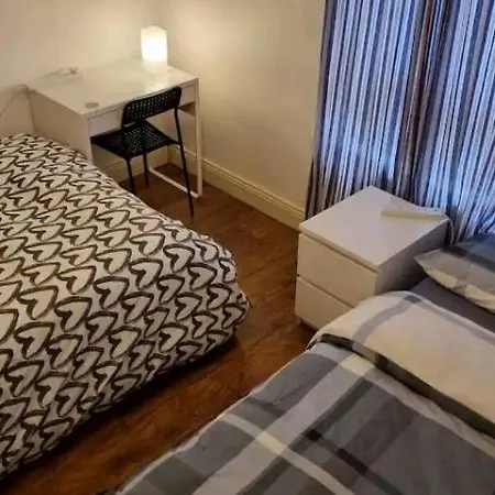 Apartamento 1 Cozy Bedroom Near Airport And Centre 3people